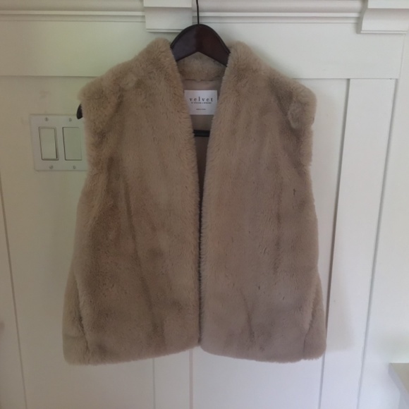 Velvet by Graham and Spencer Faux Fur Vest - Picture 5 of 5